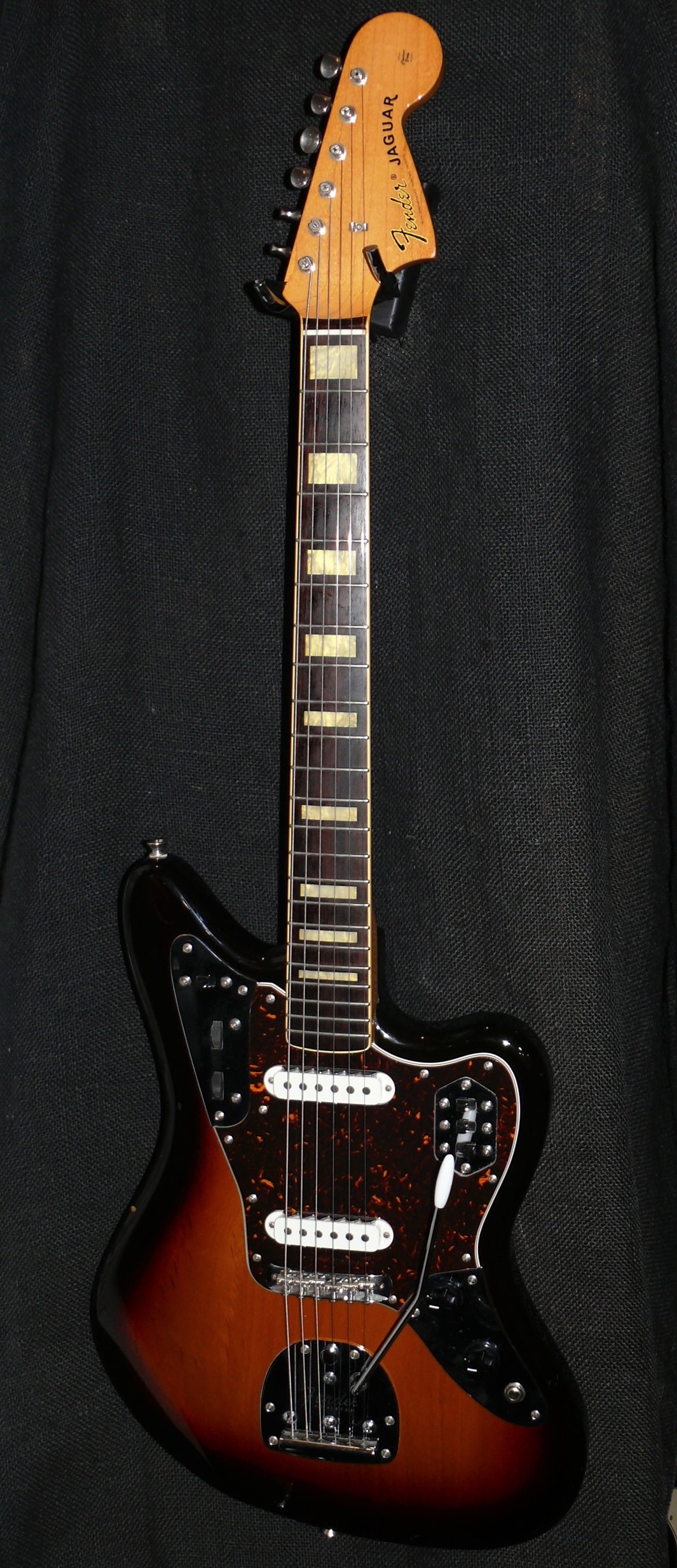 ~SOLD~Fender Japan M.I.J. "T"series `66 Jaguar Reissue w/block i