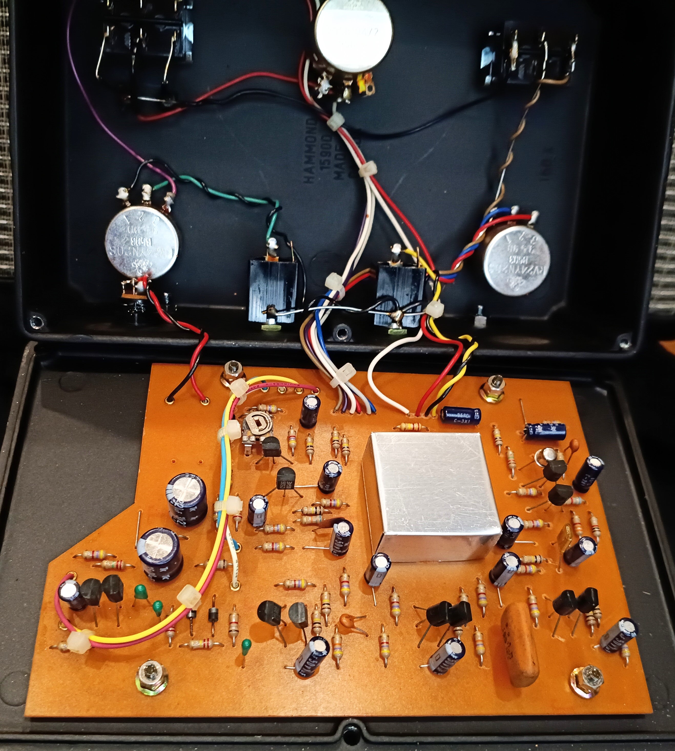 sobbat Glow-Vibe ユニバイブ コーラス Sobbat Japan GV-1 Glow Vibe Chorus/Vibrato With Monkey Dance System