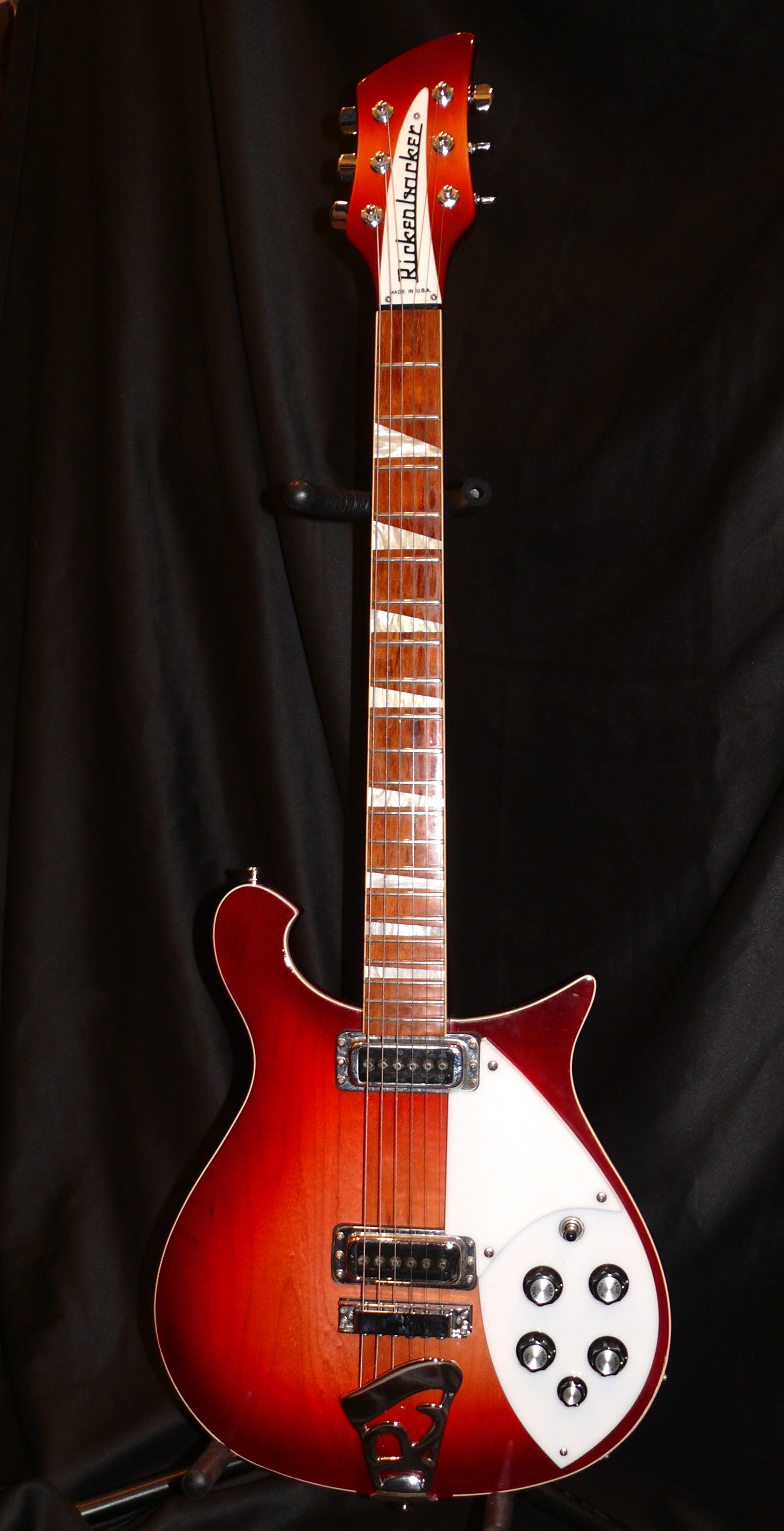 激レア逸品　Rickenbacker 620 FG Fireglo ハードケース Rickenbacker（リッケンバッカー） 620 – FG(Fireglo)｜島村楽器