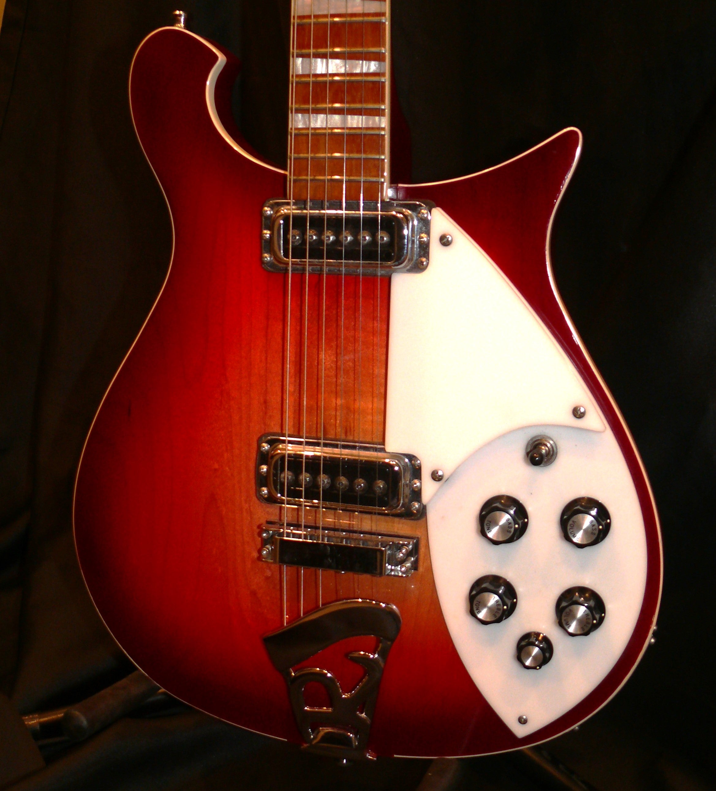 激レア逸品　Rickenbacker 620 FG Fireglo ハードケース Rickenbacker（リッケンバッカー） 620 – FG(Fireglo)｜島村楽器