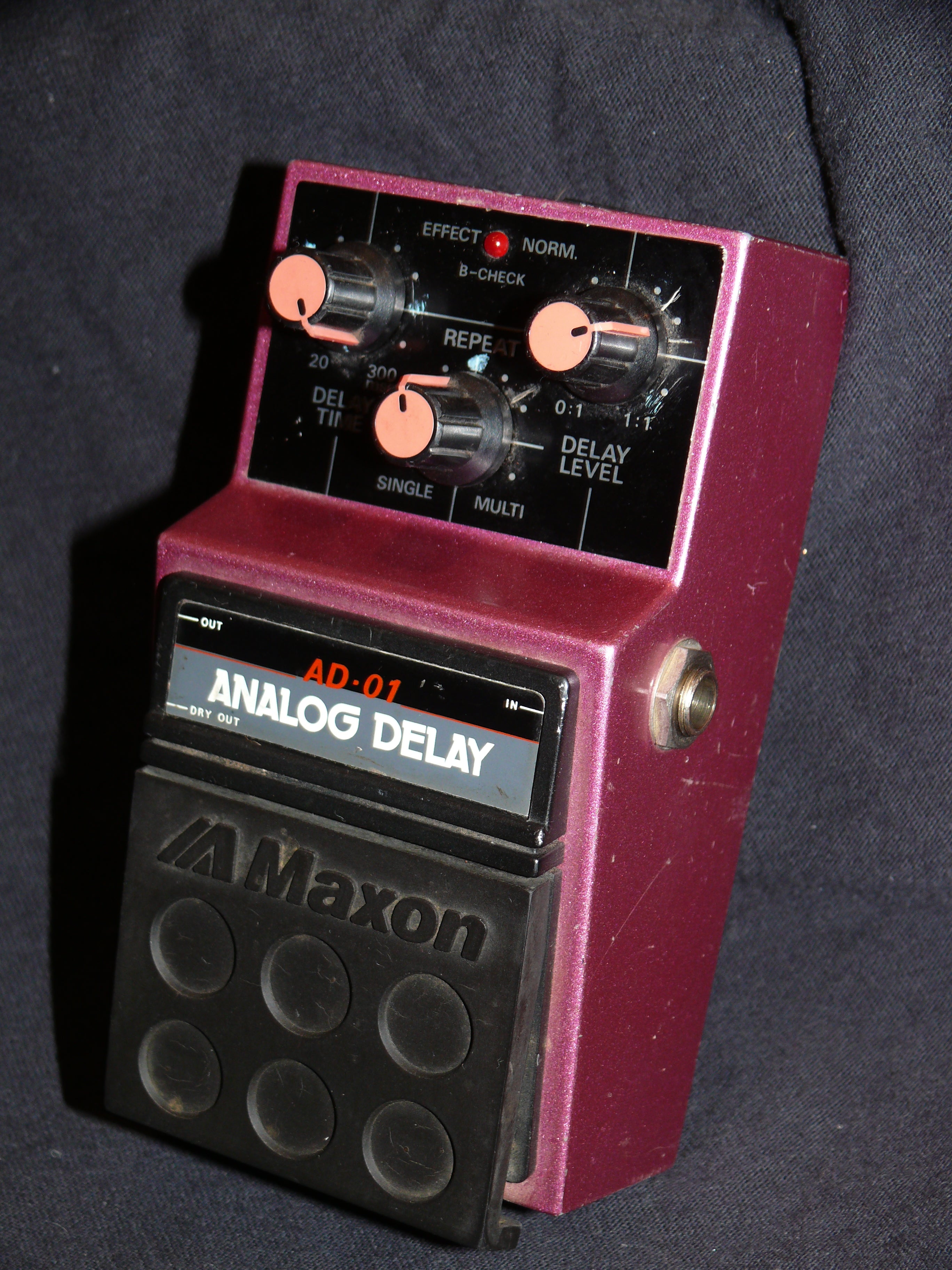 Maxon Japan AD 01 ANALOG DELAY .1980s all analog echo pedal