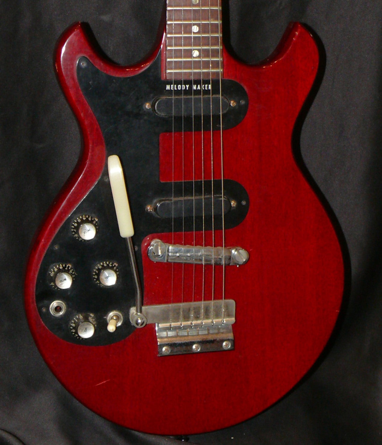 Gibson Melody Maker D with Vibrola -Left Handed - 1965/1966 -w/case